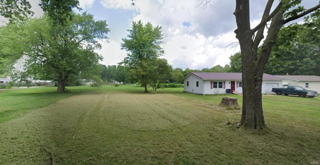 225 E 3rd St, Ramsey, IL 62080
