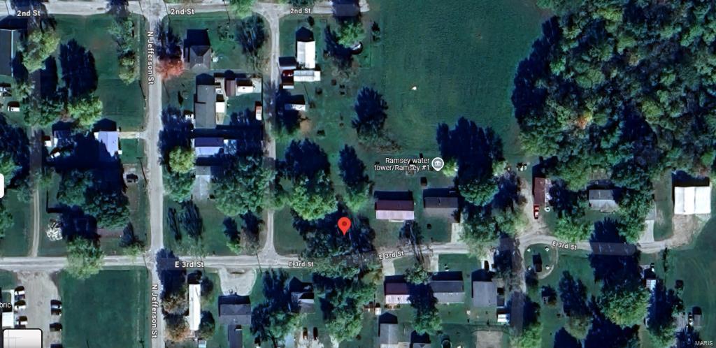 225 E 3rd St, Ramsey, IL 62080