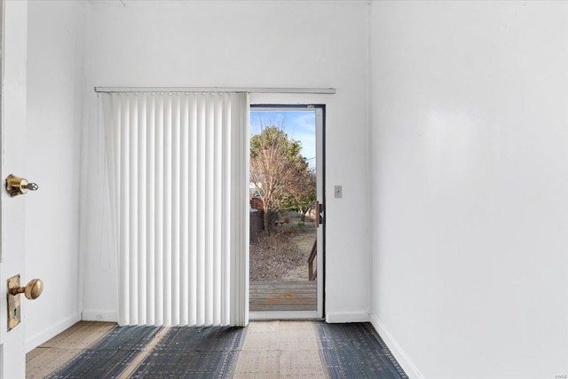 4361 Laclede Ave, Saint Louis, MO 63108 - entryway with baseboards