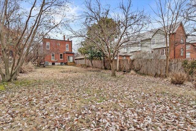 4361 Laclede Ave, Saint Louis, MO 63108 - view of yard featuring fence