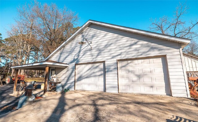 view of detached garage