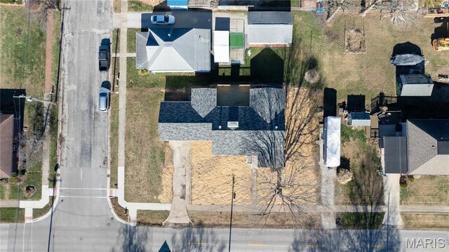 305 E Hauser St, Litchfield, IL 62056 - drone / aerial view