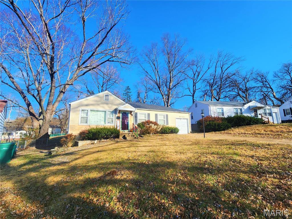 1019 Avant Dr, Saint Louis, MO 63137 - photo 3