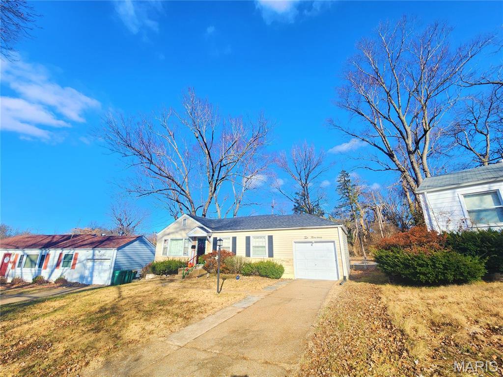1019 Avant Dr, Saint Louis, MO 63137 - photo 4