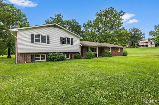 70 Garnet Ln, Cape Girardeau, MO 63701 - split level home with a front yard