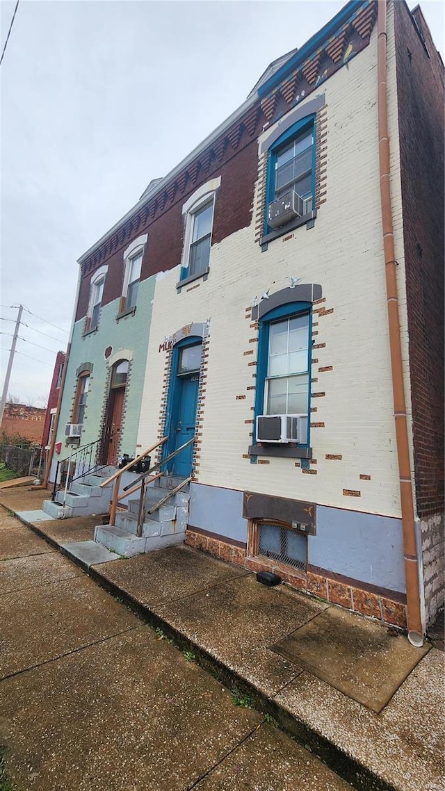 1412 Benton St, Saint Louis, MO 63106 - view of front of home featuring brick siding