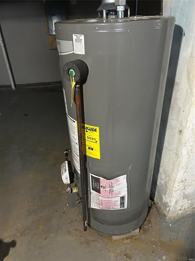 3408 Airway Ave, Saint Louis, MO 63114 - utilities with water heater