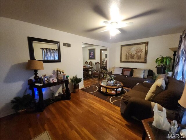 1078 Fontaine Pl, Saint Louis, MO 63137 - photo 3