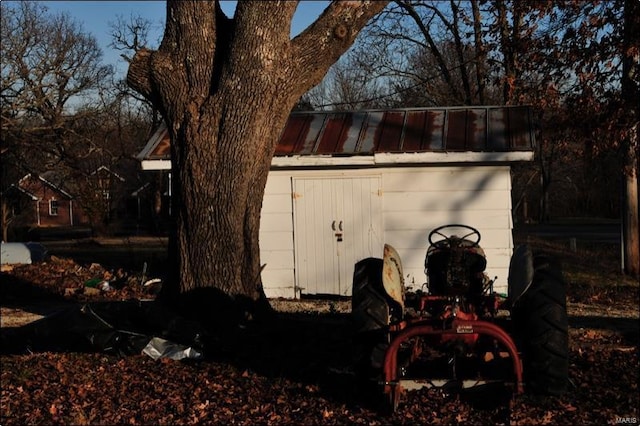 710 S Alvarado Ave, Belle, MO 65013 - view of property exterior featuring an outdoor structure