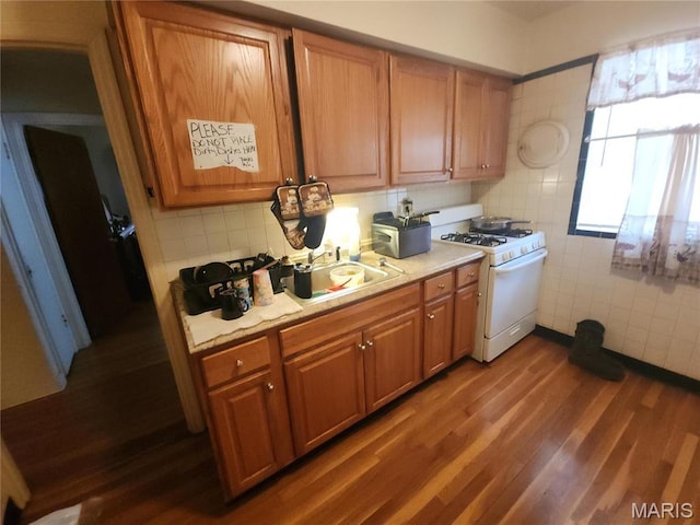 9228 Halbrook Dr, Saint Louis, MO 63137 - photo 5
