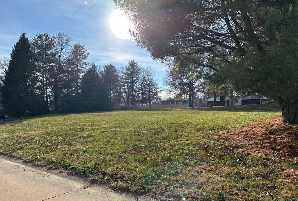 27 Southbridge Ln, Edwardsville, IL 62025