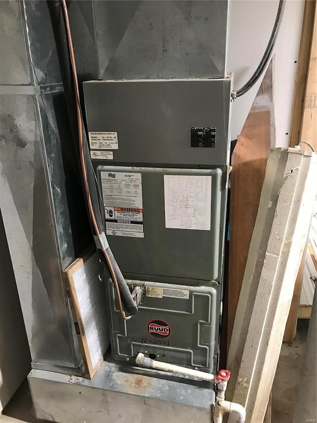 1578 Lakeshore, Cuba, MO 65453 - utilities featuring heating unit