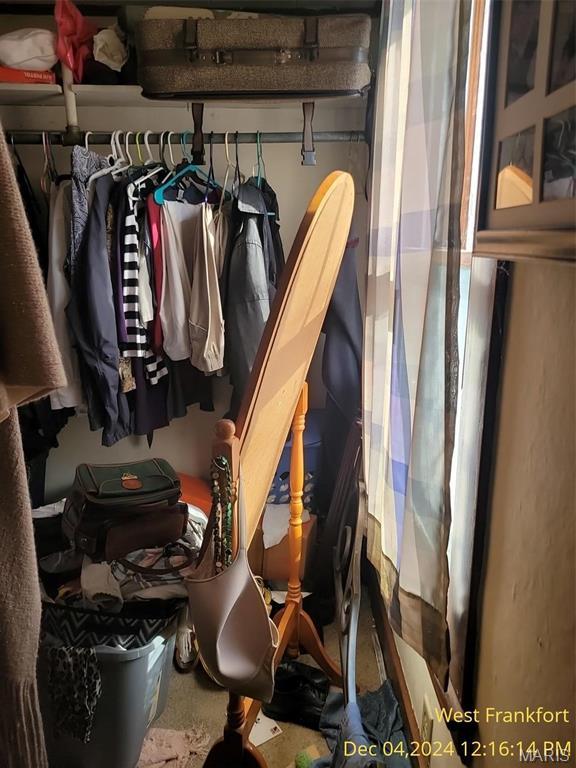 1415 E Oak St, West Frankfort, IL 62896 - view of closet
