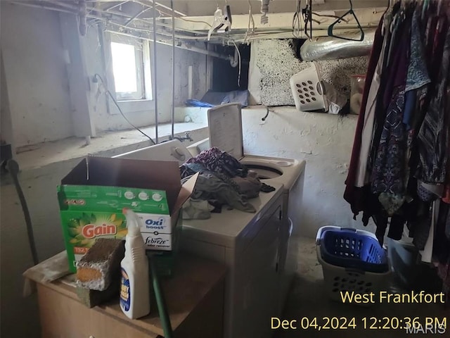 1415 E Oak St, West Frankfort, IL 62896 - view of basement