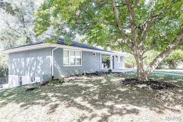 1101 W Parkedge Ln, Saint Louis, MO 63130 - single story home featuring brick siding