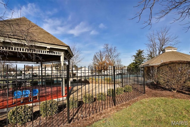 915 Sugar Lake Ct Unit 4, Saint Peters, MO 63376 - view of yard with fence