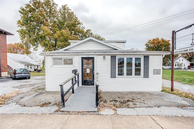 106 N Market St, Waterloo, IL 62298 - view of bungalow-style house