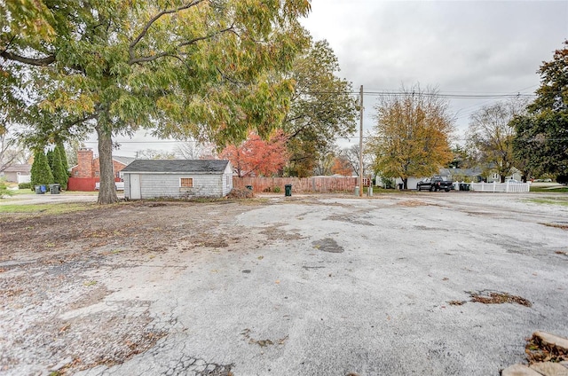106 N Market St, Waterloo, IL 62298 - view of yard with fence