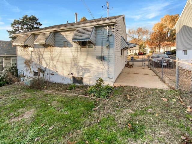 6448 Clifton Hills Dr, Saint Louis, MO 63139 - rear view of property with fence