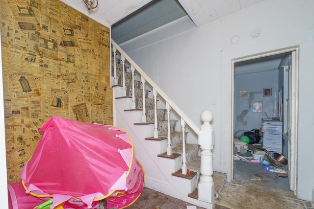 212 N Main St, Licking, MO 65542 - view of stairs