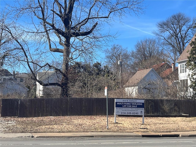 415 N Hanley Rd, University City, MO 63130