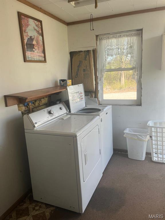 715 W Broadway, Sparta, IL 62288 - laundry room with washer and dryer