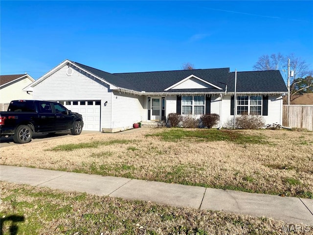 914 Pine St, Sikeston, MO 63801 - single story home featuring a garage