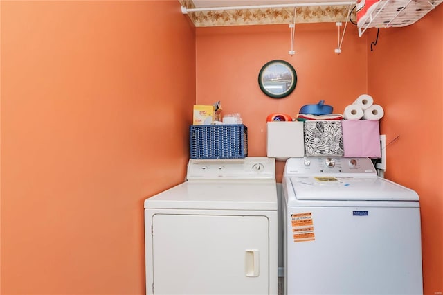 213 Kimberly Ct, Washington, MO 63090 - laundry area featuring washer and clothes dryer