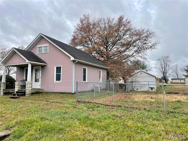 101 Cass St, Waterloo, IL 62298 - view of front of home with roof with shingles