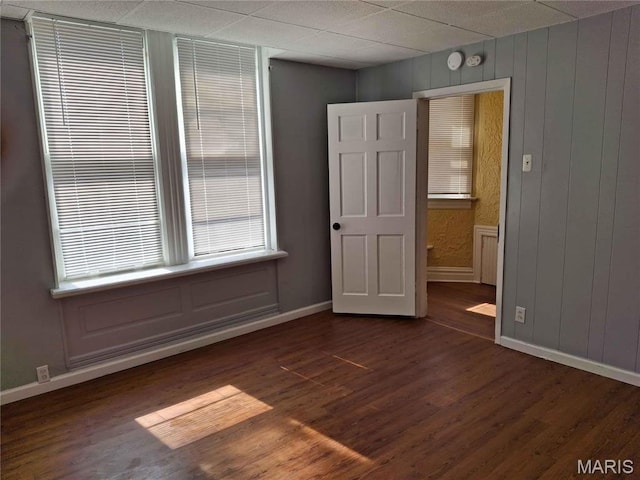 2709 Keokuk St, Saint Louis, MO 63118 - unfurnished room featuring dark wood finished floors and baseboards