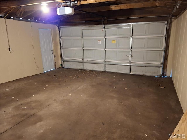 2709 Keokuk St, Saint Louis, MO 63118 - garage with a garage door opener