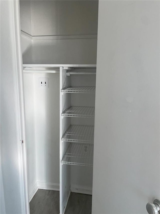 6817 Gravois Ave, Saint Louis, MO 63116 - view of closet