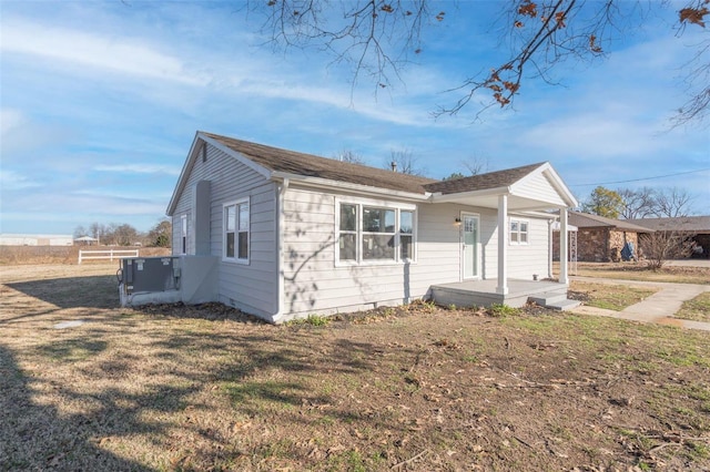 121 W Hicks St, Cardwell, MO 63829 - view of front facade featuring a porch