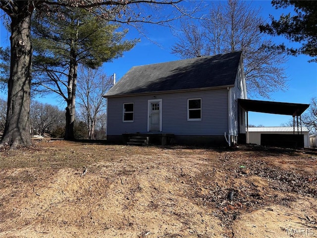 901 Edgemont Blvd, Perryville, MO 63775 - view of front of house with a carport