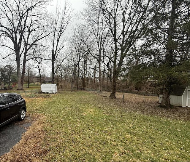 320 Geyer Rd, Kirkwood, MO 63122 - view of yard featuring a shed and an outdoor structure