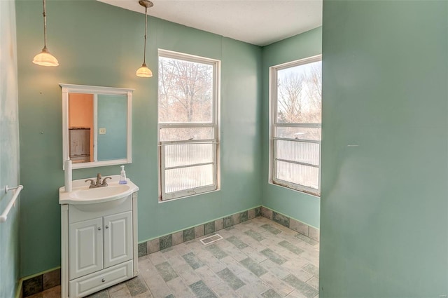 6866 Frandsen Rd, Alhambra, IL 62001 - bathroom featuring vanity and baseboards