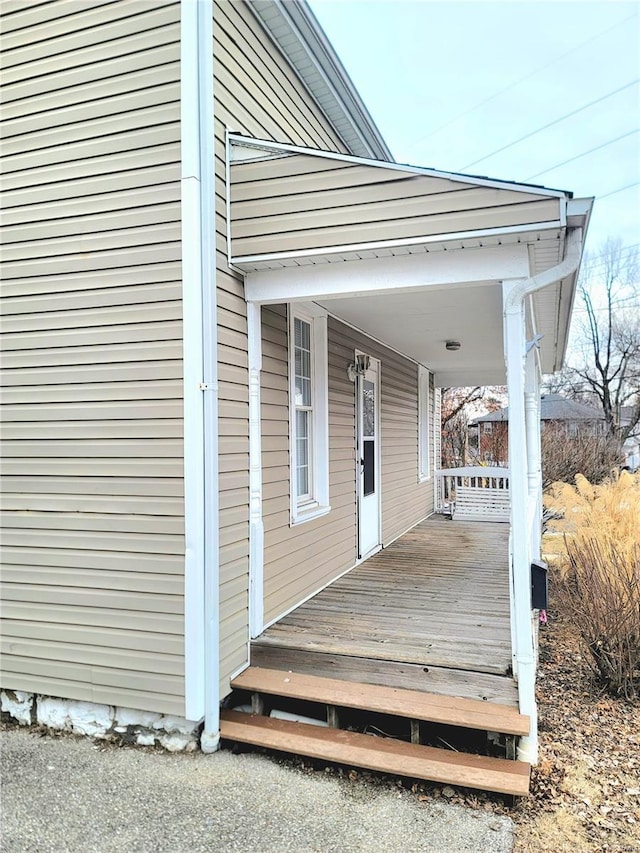 305 Macarthur St, Washington, MO 63090 - doorway to property featuring a porch