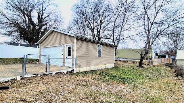 305 Macarthur St, Washington, MO 63090 - view of outdoor structure with a gate
