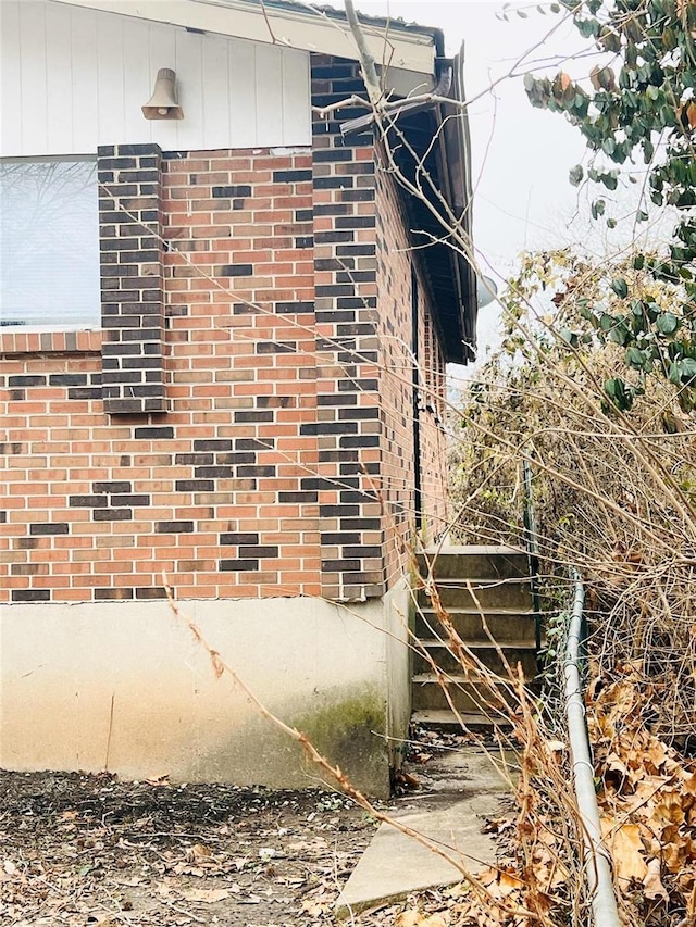 4610 Lexington Ave, Saint Louis, MO 63115 - view of property exterior with brick siding