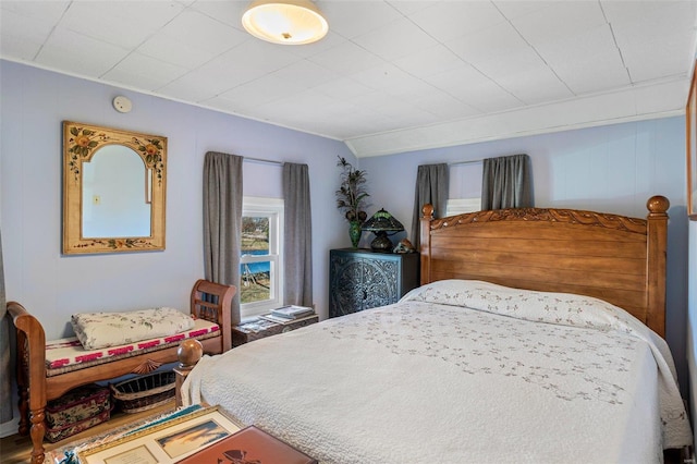 10751 State Route F, Farmington, MO 63640 - bedroom featuring lofted ceiling