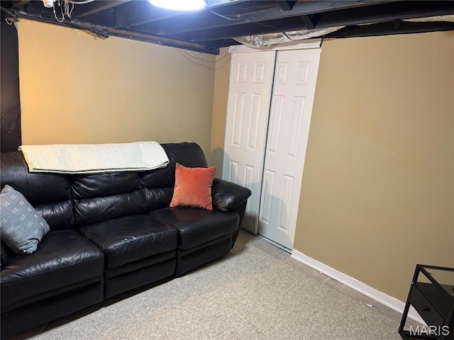3511 Oakdale Ave, Saint Louis, MO 63121 - living area featuring baseboards and carpet