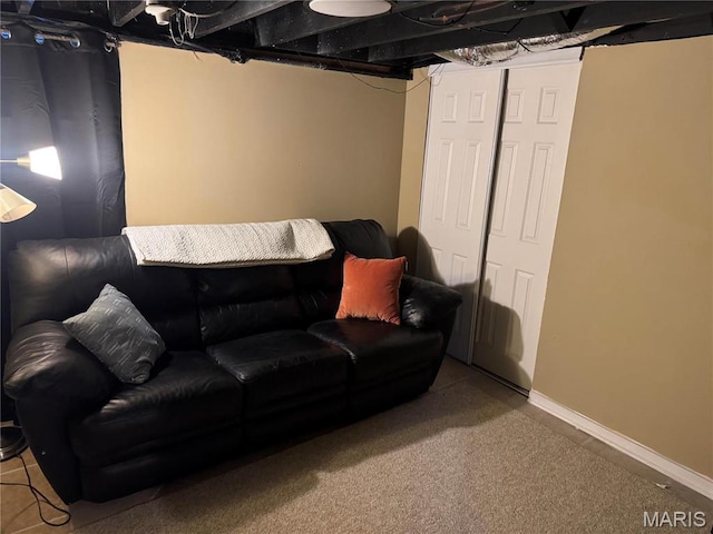 3511 Oakdale Ave, Saint Louis, MO 63121 - living area with baseboards