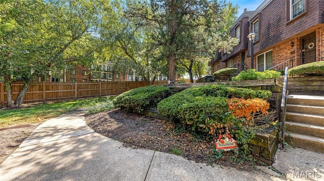13453 Coliseum Dr Unit E, Chesterfield, MO 63017 - view of yard with fence
