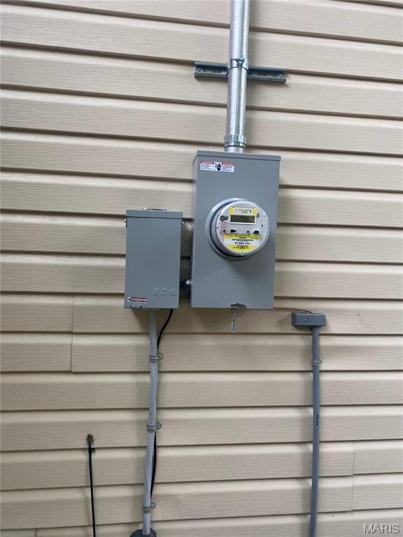 1445 Fairmeadows Ln, Saint Louis, MO 63138 - exterior view of electric meter