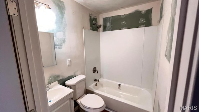 3222 W Tennyson Ave, Saint Louis, MO 63114 - bathroom with toilet, vanity, and  shower combination