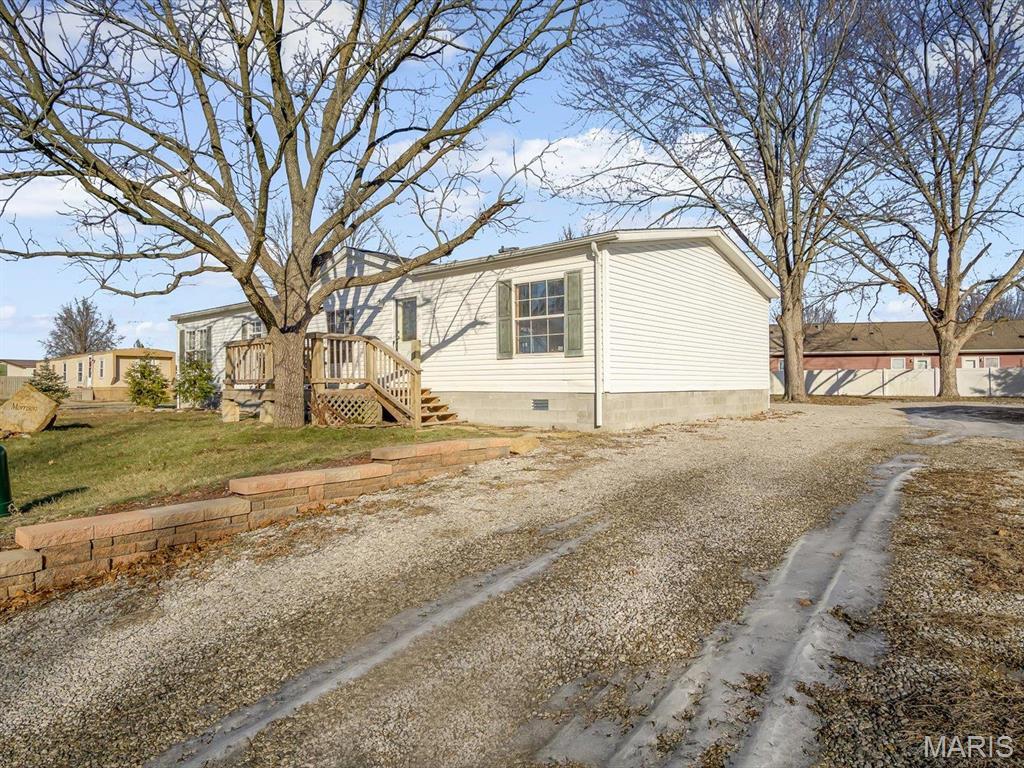 1732 Fieldcrest Dr, Sparta, IL 62286 - photo 2