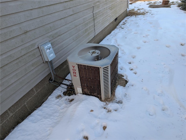 413 N 6th St, New Douglas, IL 62074 - exterior view of cooling unit and crawl space