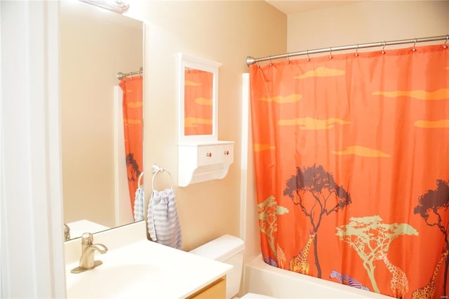 10 Anemone Rd, Lake Ozark, MO 65049 - full bathroom featuring vanity, toilet, and shower / tub combo