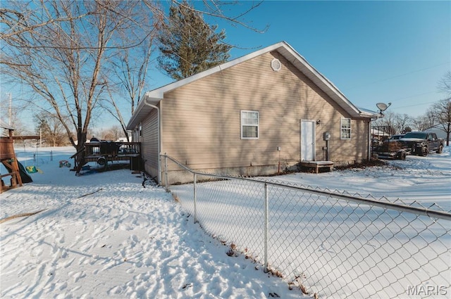 806 S Tebbetts, Belle, MO 65013 - view of snow covered exterior