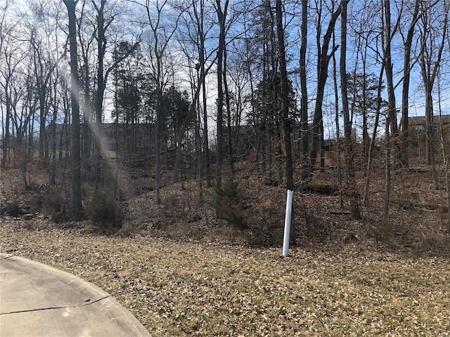 5 Broken Arrow Ct, Byrnes Mill, MO 63025